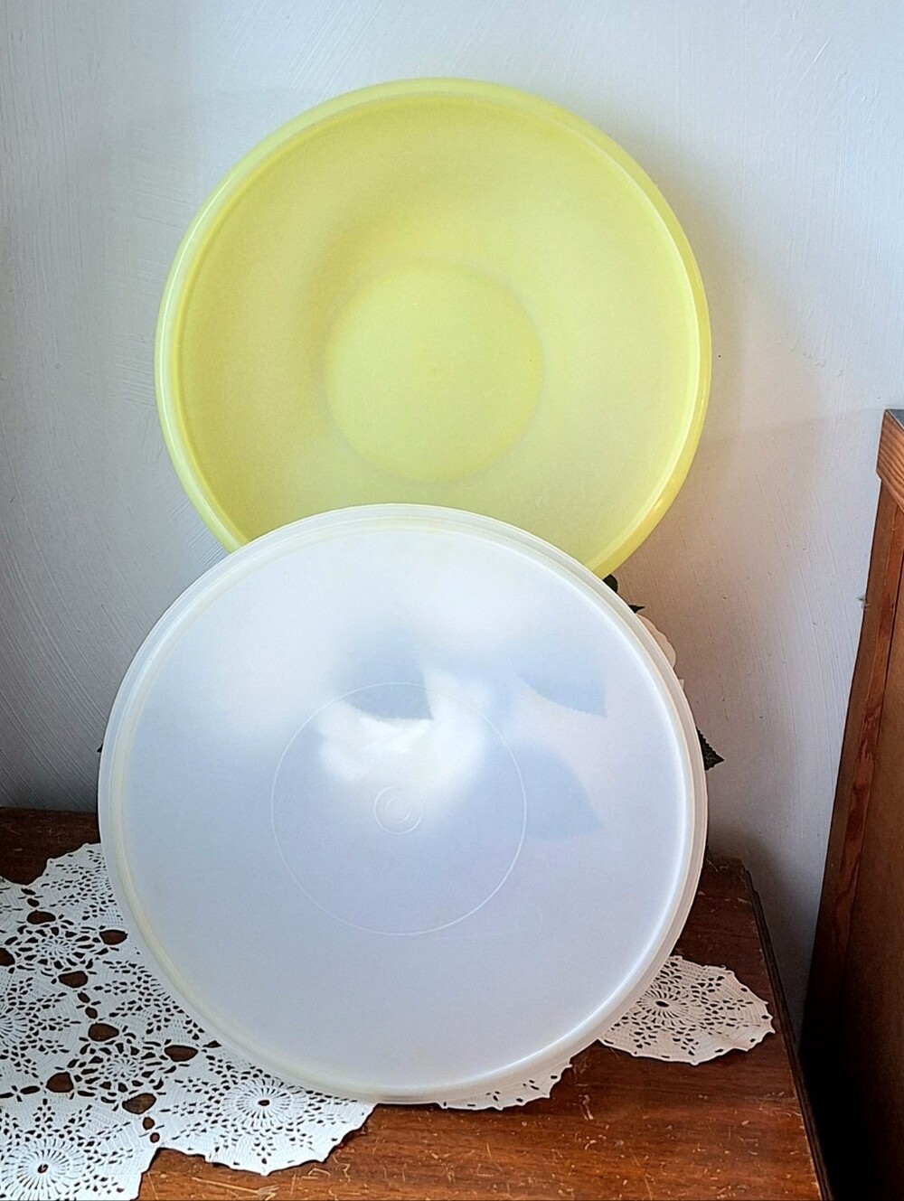 Vintage Tupperware 26 Cup Fix-N-Mix Mixing Bowl With Seal, #274-1